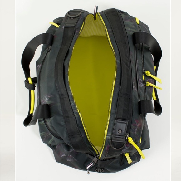 lululemon Work It Out Duffle in Midnight Iris Multi - Picture 2 of 12